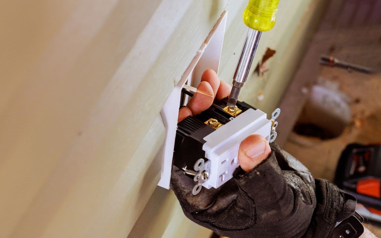 electrician working on an emergency situation